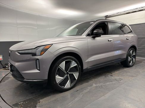 New 2026 Volvo EX90 Ultra AWD/4WD image 6