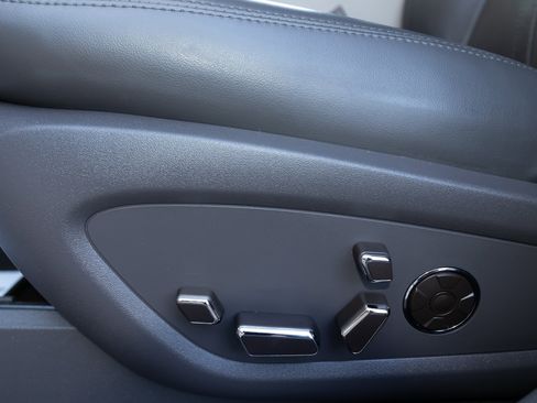 Used 2020 Lincoln Nautilus Reserve w/ Equipment Group 202A image 11