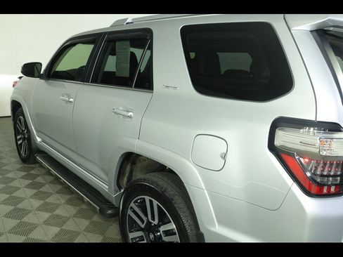 Used 2023 Toyota 4Runner Limited AWD/4WD image 18