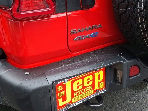 Certified 2025 Jeep Wrangler Unlimited Sahara image 32