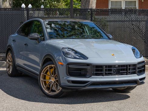 Used 2023 Porsche Cayenne Turbo GT AWD/4WD image 13
