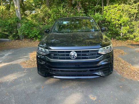 Used 2022 Volkswagen Tiguan SE R-Line image 2