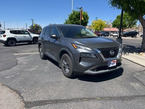 Used 2023 Nissan Rogue S FWD image 3