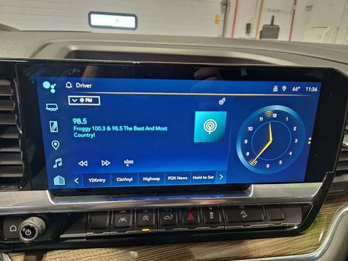 Used 2023 Chevrolet Silverado 1500 LT Trail Boss w/ LPO, Dark Essentials Package image 22