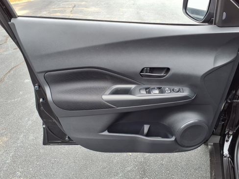 New 2025 Nissan Kicks Play S image 8