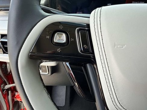 New 2026 Lincoln Aviator AWD image 31