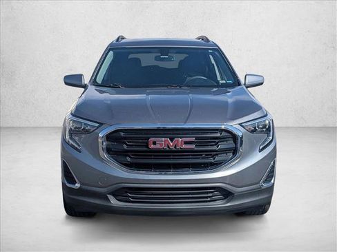 Used 2019 GMC Terrain SLE w/ Driver Convenience Package FWD image 2