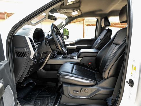 Used 2021 Ford F250 Lariat w/ Lariat Value Package AWD/4WD image 4