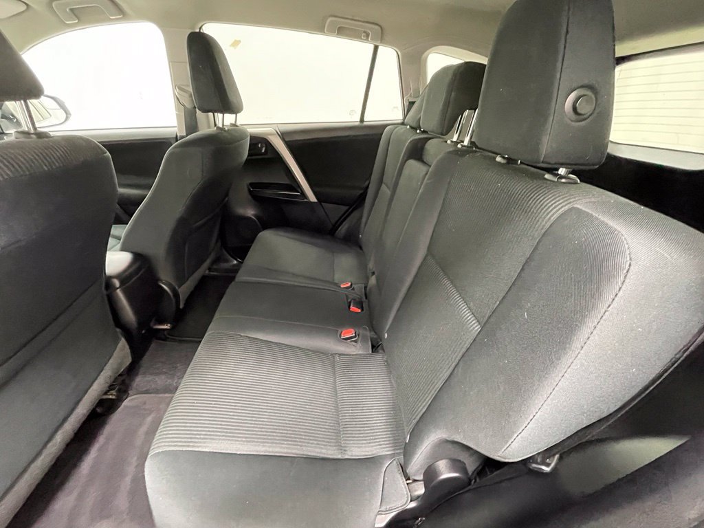 Used 2016 Toyota RAV4 LE AWD/4WD image 10