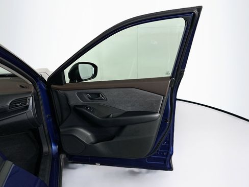 Used 2023 Nissan Rogue S FWD image 30