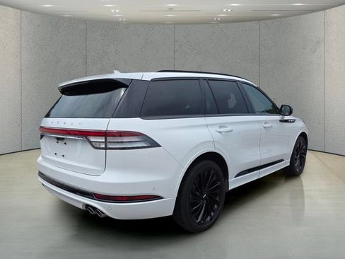 Used 2024 Lincoln Aviator Reserve w/ Equipment Group 201A AWD/4WD image 5