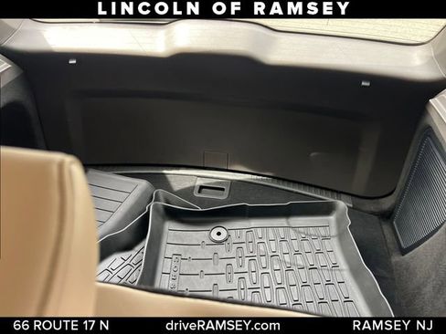 Used 2023 Lincoln Corsair AWD w/ Rear Removable Package Tray image 18