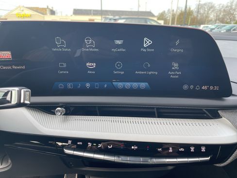 Used 2025 Cadillac Optiq Sport 2 image 22