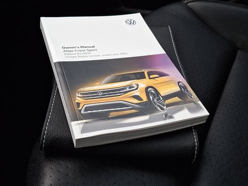 Used 2021 Volkswagen Atlas Cross Sport SE w/ Panoramic Sunroof Package image 27