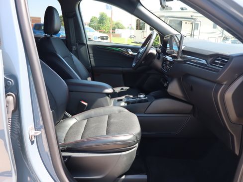 Used 2024 Ford Escape ST-Line w/ Tech Pack #1 AWD/4WD image 13