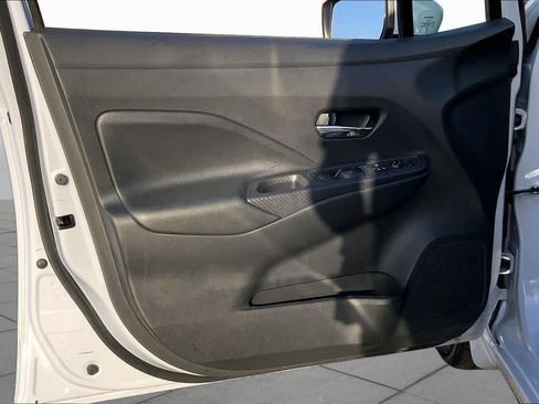 Used 2024 Nissan Versa SV w/ Trunk Package FWD image 21