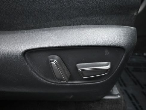 Used 2025 Toyota Grand Highlander AWD image 12