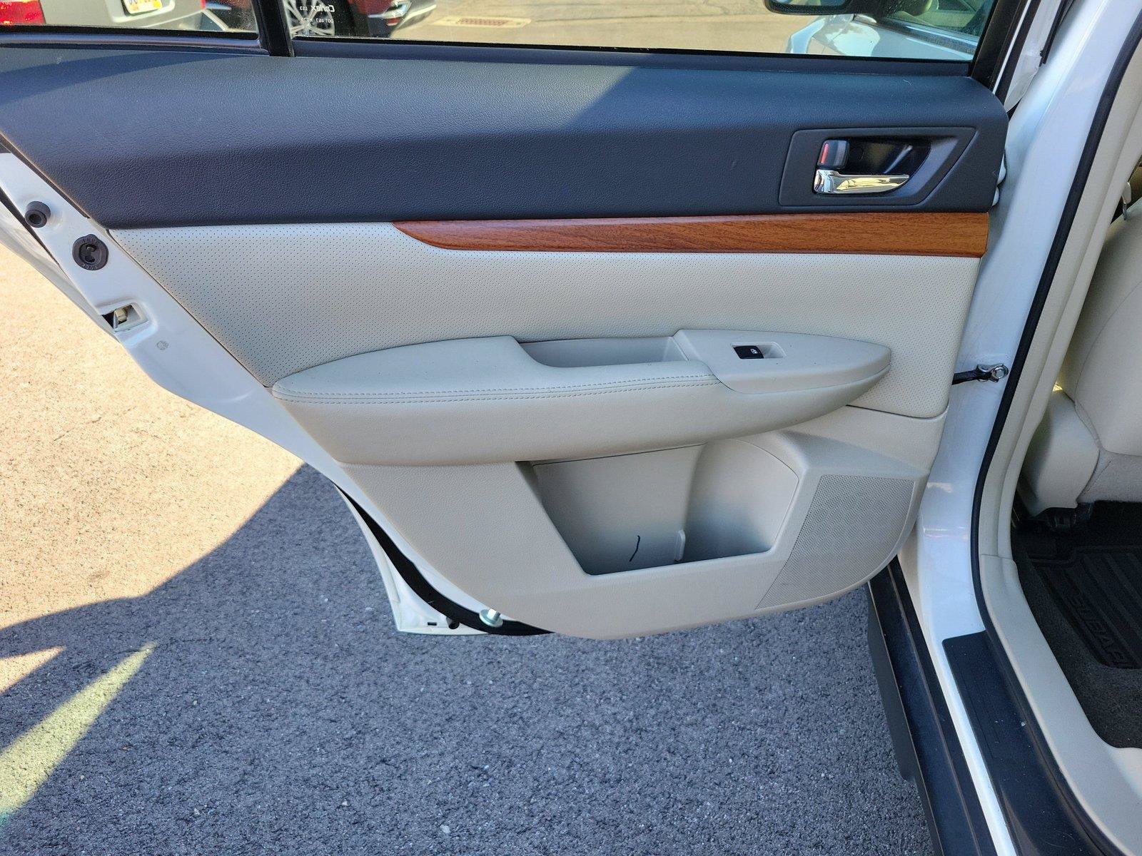 Used 2013 Subaru Outback 2.5i Limited AWD/4WD image 13