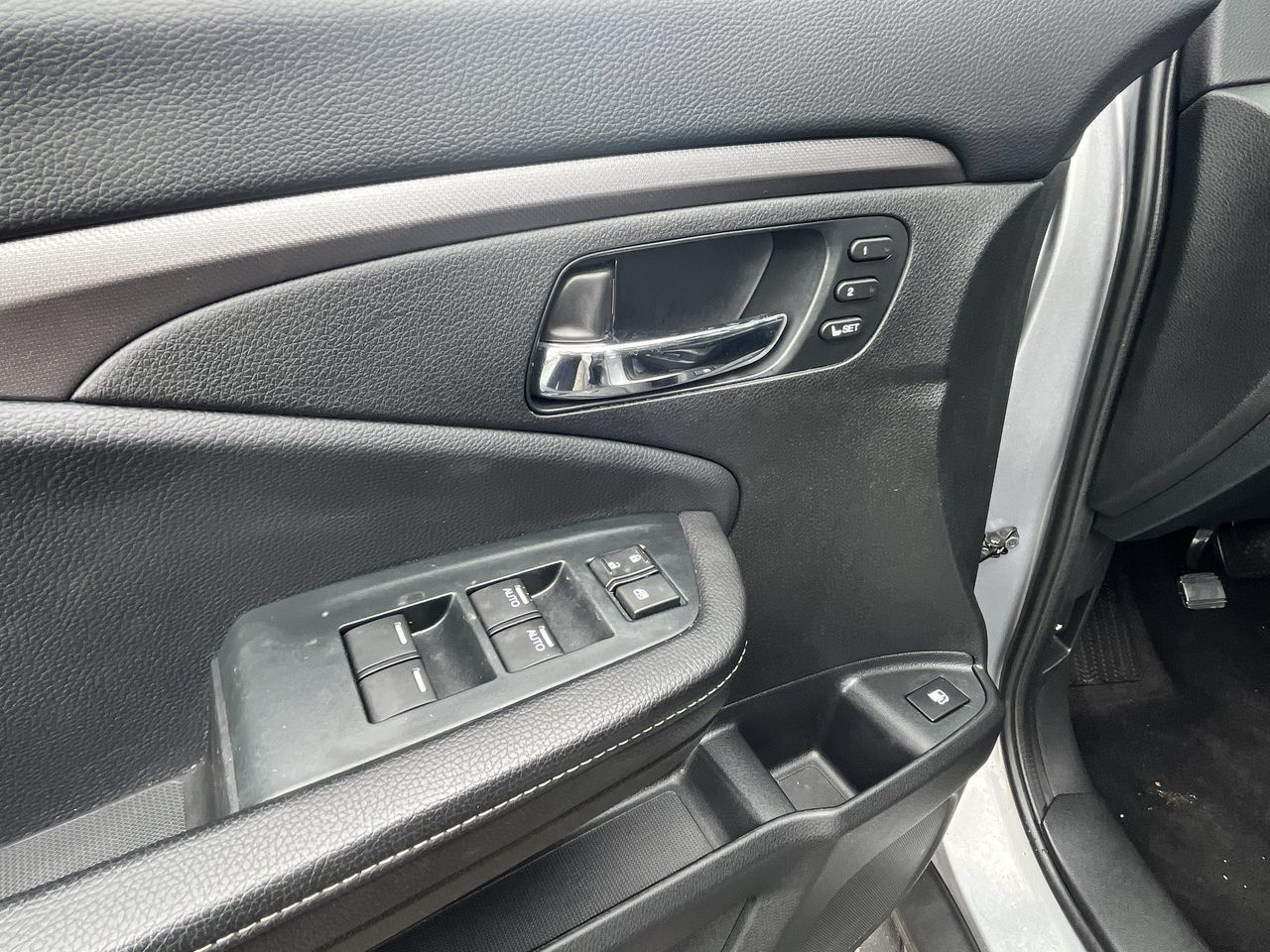 Used 2023 Honda Ridgeline RTL-E image 2