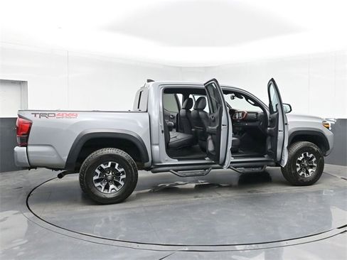 Used 2019 Toyota Tacoma TRD Off-Road image 53