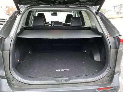 Used 2019 Toyota RAV4 XLE Premium w/ Advanced Technology Package FWD image 4