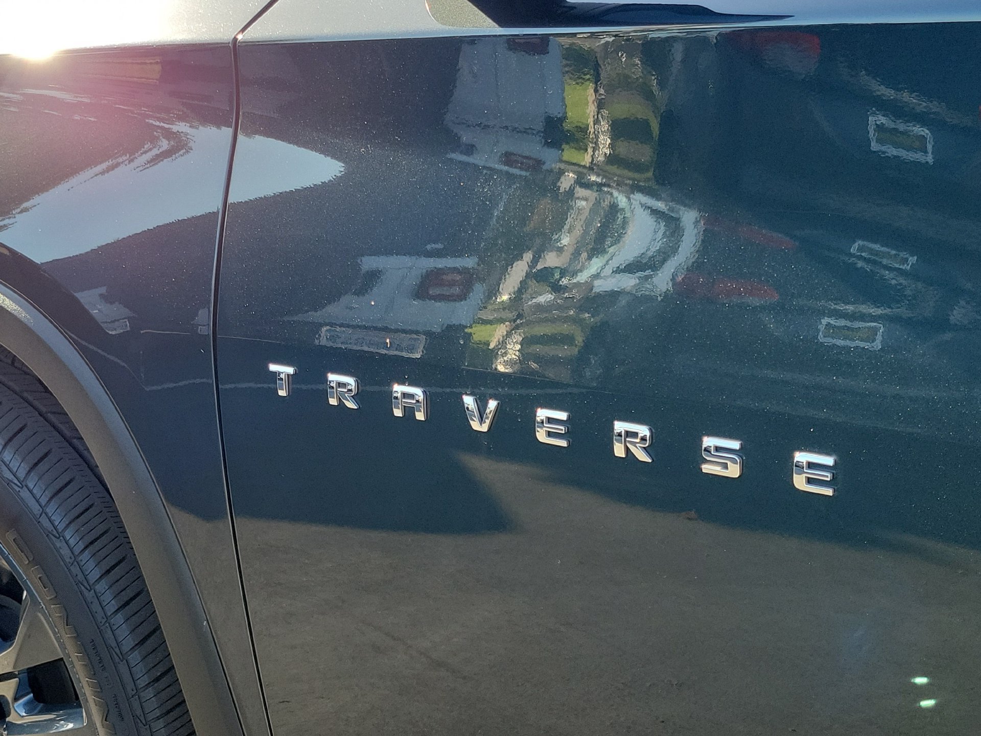 Used 2021 Chevrolet Traverse LT w/ LT Premium Package AWD/4WD image 7
