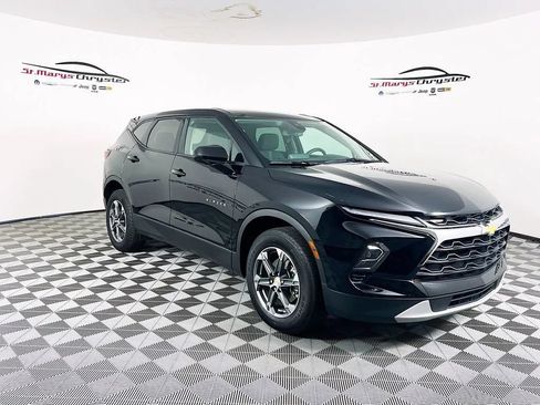 Used 2025 Chevrolet Blazer LT AWD/4WD image 1
