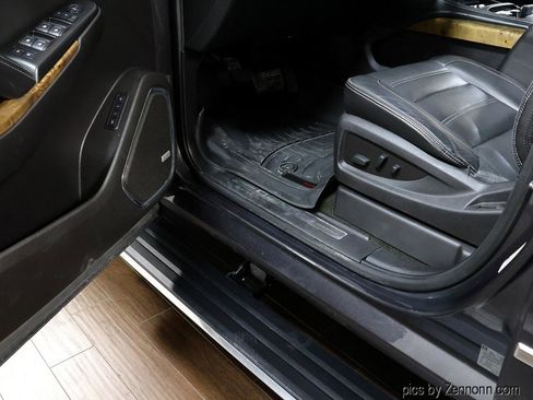 Used 2016 GMC Yukon XL Denali w/ Open Road Package image 28