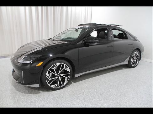 Certified 2023 Hyundai Ioniq 6 Limited AWD/4WD image 3