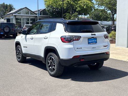New 2026 Jeep Compass Trailhawk w/ Sun, Sound & Navigation Group AWD/4WD image 3