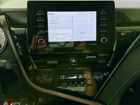 Used 2024 Toyota Camry SE FWD image 18
