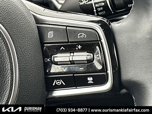 Used 2025 Kia Sorento SX image 15
