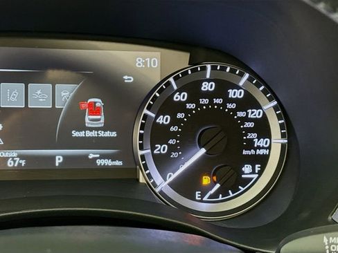 Used 2023 Toyota Highlander XLE image 12