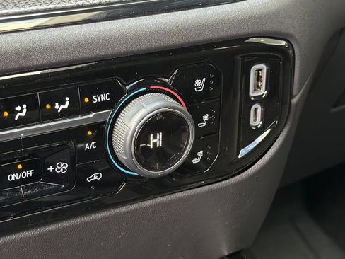 Used 2023 Chevrolet Silverado 1500 ZR2 w/ Technology Package image 29