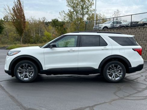 Used 2026 Ford Explorer Active w/ Active Comfort Package image 44