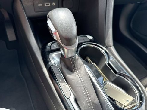 Used 2020 Buick Encore GX Preferred w/ Cold Weather Comfort Package FWD image 17