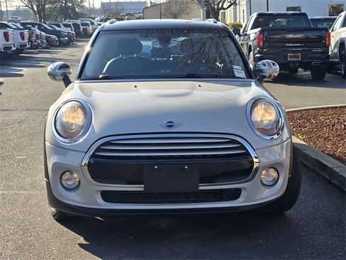 Used 2015 MINI Cooper 4-Door Hardtop image 2