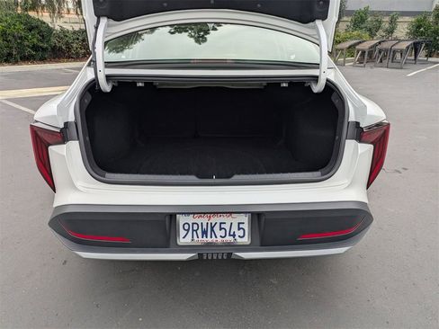 Used 2025 Kia K4 LXS image 30