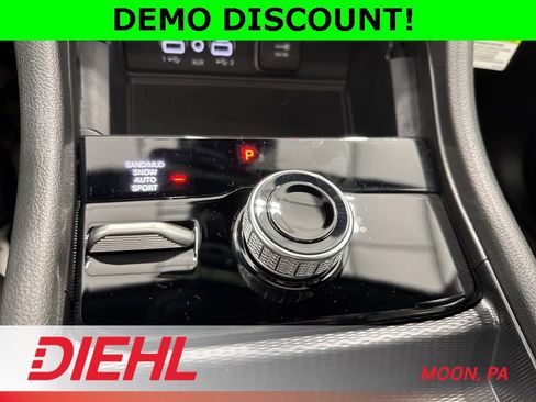 New 2025 Jeep Grand Cherokee Limited w/ Luxury Tech Group II image 33