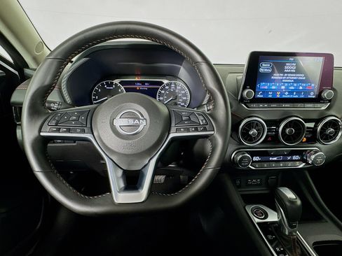 Used 2025 Nissan Sentra SR w/ Midnight Edition FWD image 10