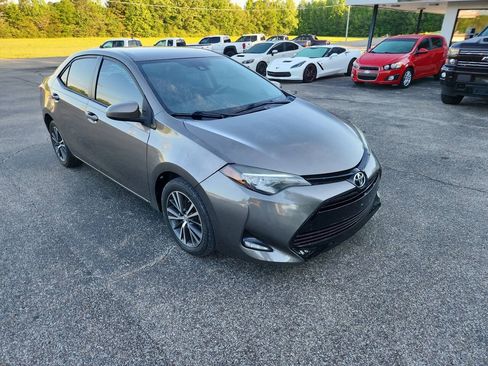 Used 2017 Toyota Corolla LE w/ LE Premium Package FWD image 2