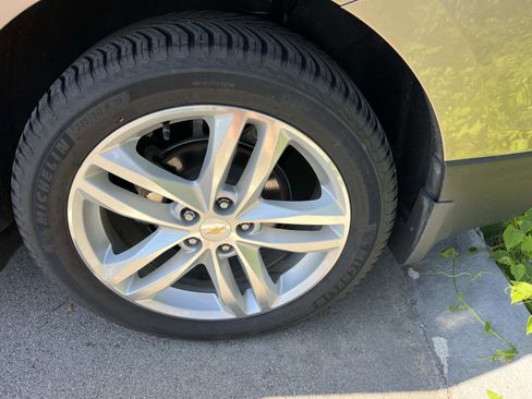 Used 2018 Chevrolet Equinox Premier AWD/4WD image 7