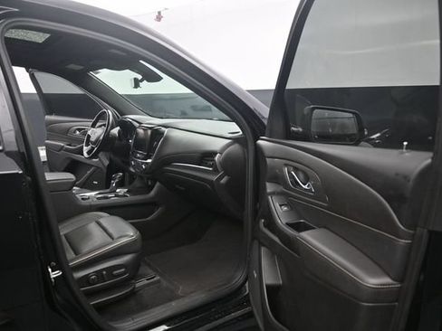 Used 2023 Chevrolet Traverse Premier w/ Redline Edition AWD/4WD image 32