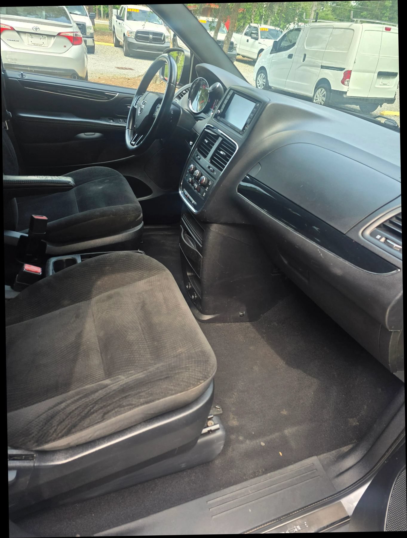 Used 2019 Dodge Grand Caravan SE FWD image 6