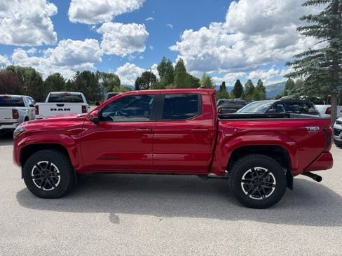 Used 2024 Toyota Tacoma TRD Sport w/ TRD Sport Premium Package AWD/4WD image 16