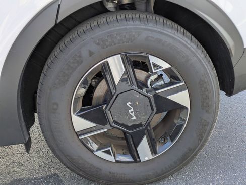 Certified 2026 Kia Sportage LX w/ LX Convenience Package FWD image 9