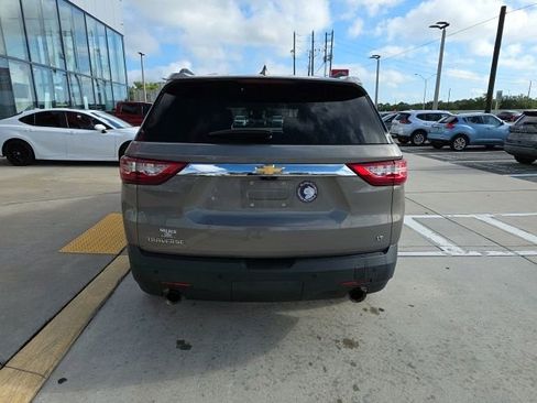 Used 2019 Chevrolet Traverse LT w/ LT Premium Package FWD image 5