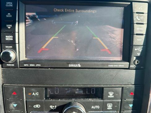 Used 2011 Jeep Grand Cherokee Limited w/ Luxury Group II AWD/4WD image 31