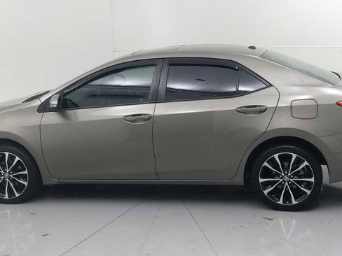 Used 2018 Toyota Corolla XSE image 6