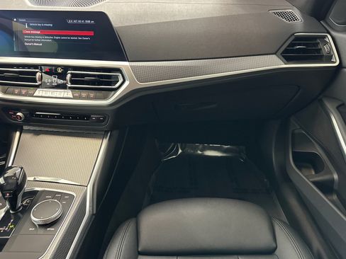 Used 2020 BMW 330i Sedan w/ M Sport Package RWD image 29